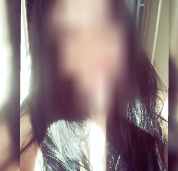 Agata, 30