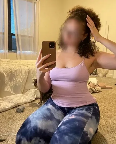 Amy, 32