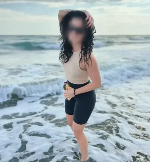 Ayesha, 31