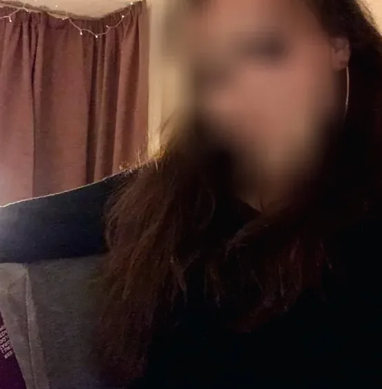Danielle, 25