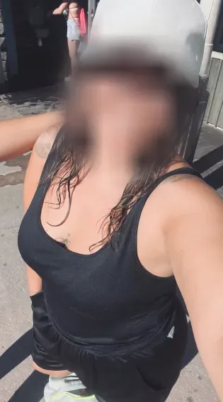 Eleri, 34
