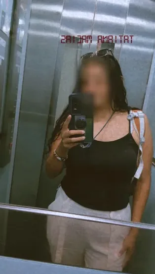 Emma, 30