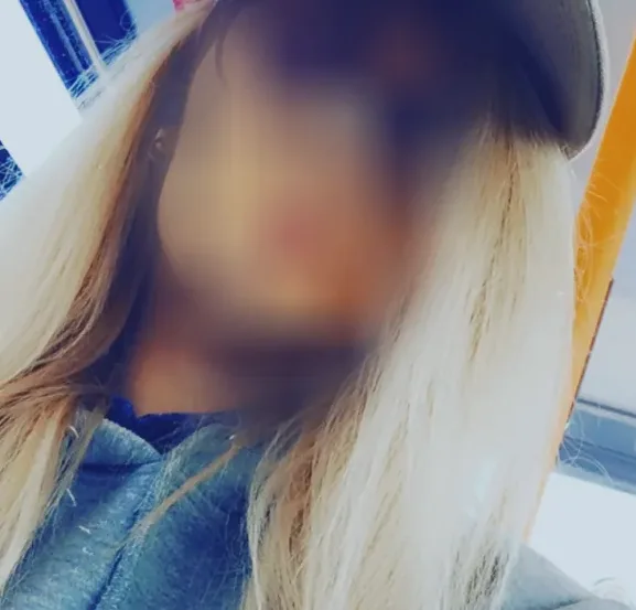 Lauren, 28