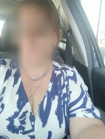 Mia, 40