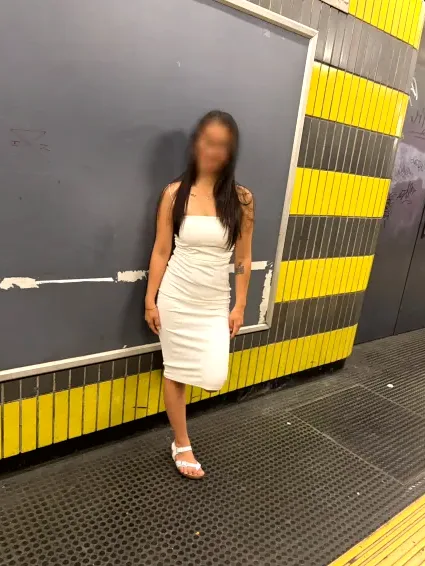 Nia, 34