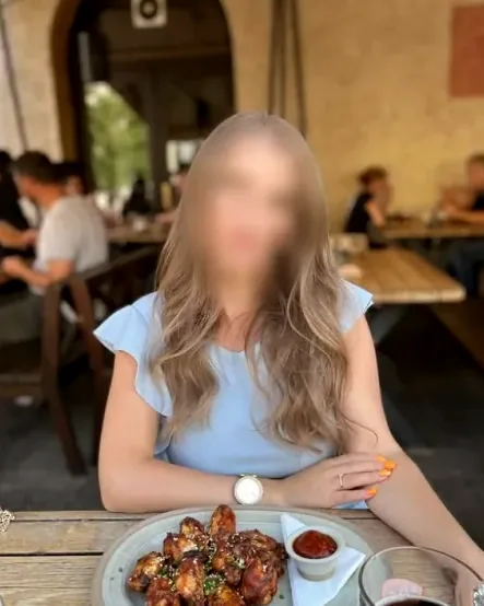 Niamh, 32