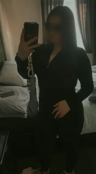 Nour, 25